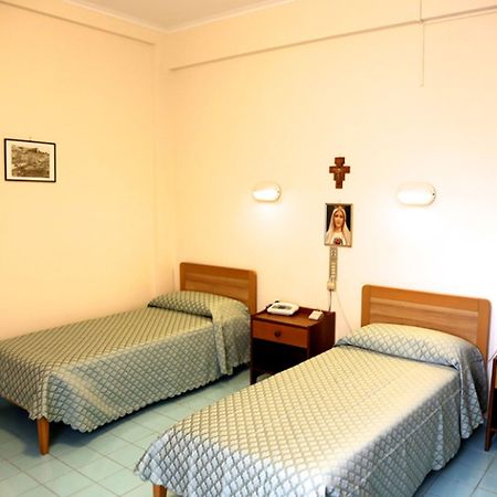 فندق Istituto Piccole Ancelle Di Cristo Re روما المظهر الخارجي الصورة