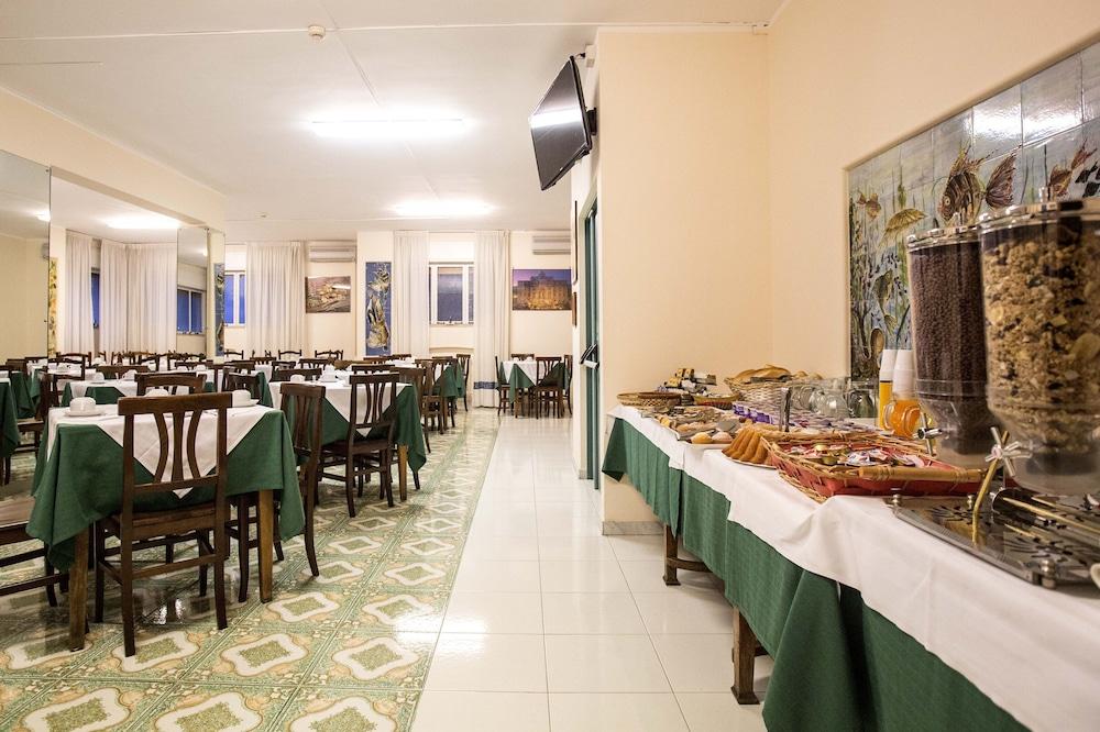 فندق Istituto Piccole Ancelle Di Cristo Re روما المظهر الخارجي الصورة