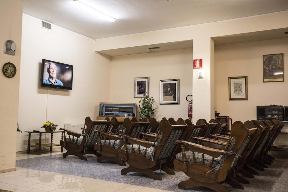فندق Istituto Piccole Ancelle Di Cristo Re روما المظهر الخارجي الصورة